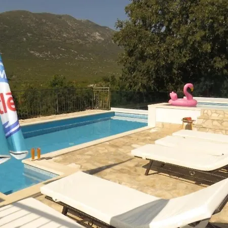 Dvori Stipanovi With Heated Pool And Jacuzzi Holiday home Donje Rascane