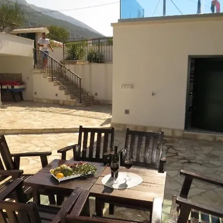 Holiday home Dvori Stipanovi With Heated Pool And Jacuzzi