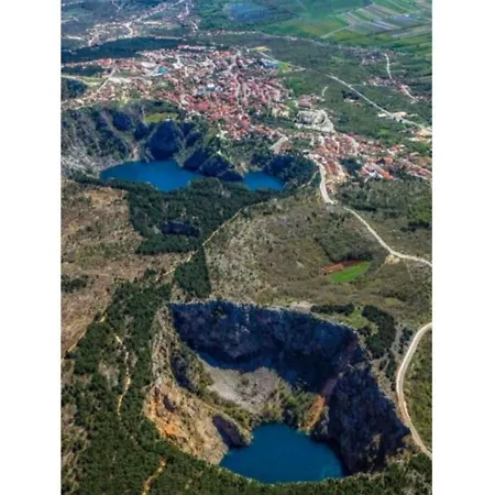 Dvori Stipanovi With Heated Pool And Jacuzzi Holiday home Donje Rascane