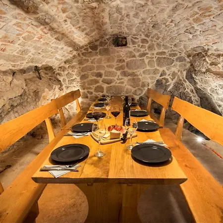 Dvori Stipanovi With Heated Pool And Jacuzzi *