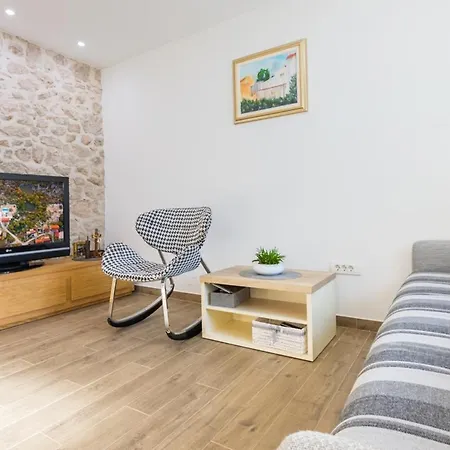 Dvori Stipanovi With Heated Pool And Jacuzzi *