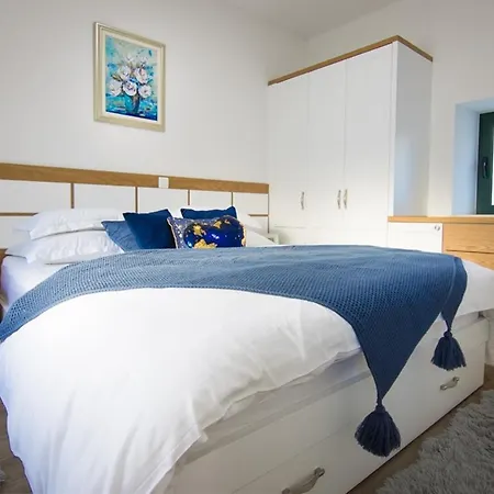 Dvori Stipanovi With Heated Pool And Jacuzzi Holiday home