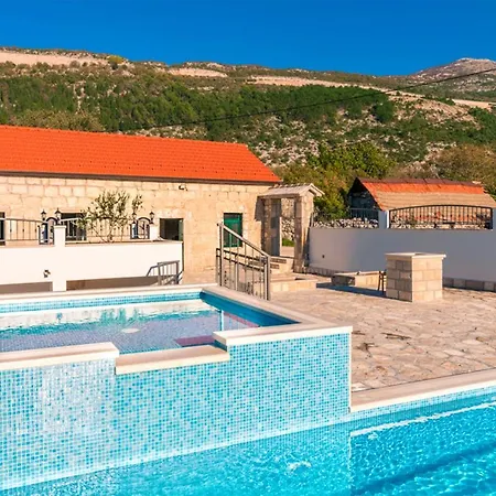 Holiday home Dvori Stipanovi With Heated Pool And Jacuzzi Donje Rascane