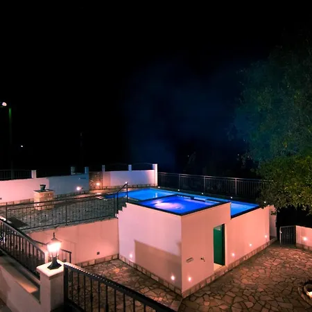 Dvori Stipanovi With Heated Pool And Jacuzzi Holiday home *