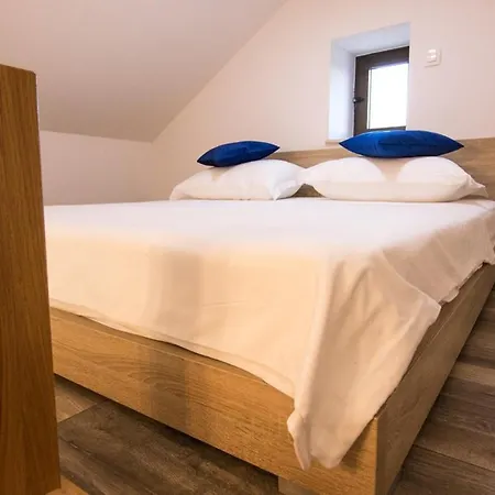 Dvori Stipanovi With Heated Pool And Jacuzzi Donje Rascane
