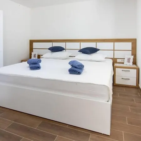 Dvori Stipanovi With Heated Pool And Jacuzzi