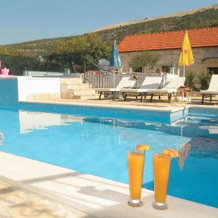 Holiday home Dvori Stipanovi With Heated Pool And Jacuzzi *
