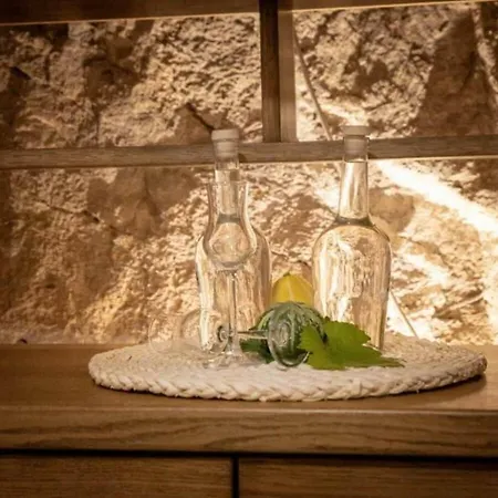 Dvori Stipanovi With Heated Pool And Jacuzzi *