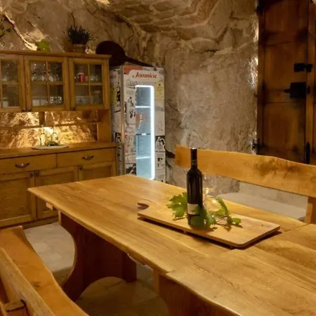 Dvori Stipanovi With Heated Pool And Jacuzzi *